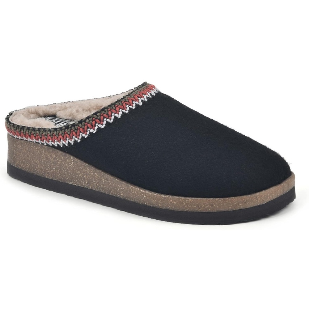 BNIB White Mountain Women’s Bundle Up Mule size 7